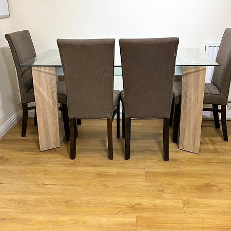 London Luxury 5 Bedroom House 2 Min Walk To The Tube Station Dagenham Extérieur photo