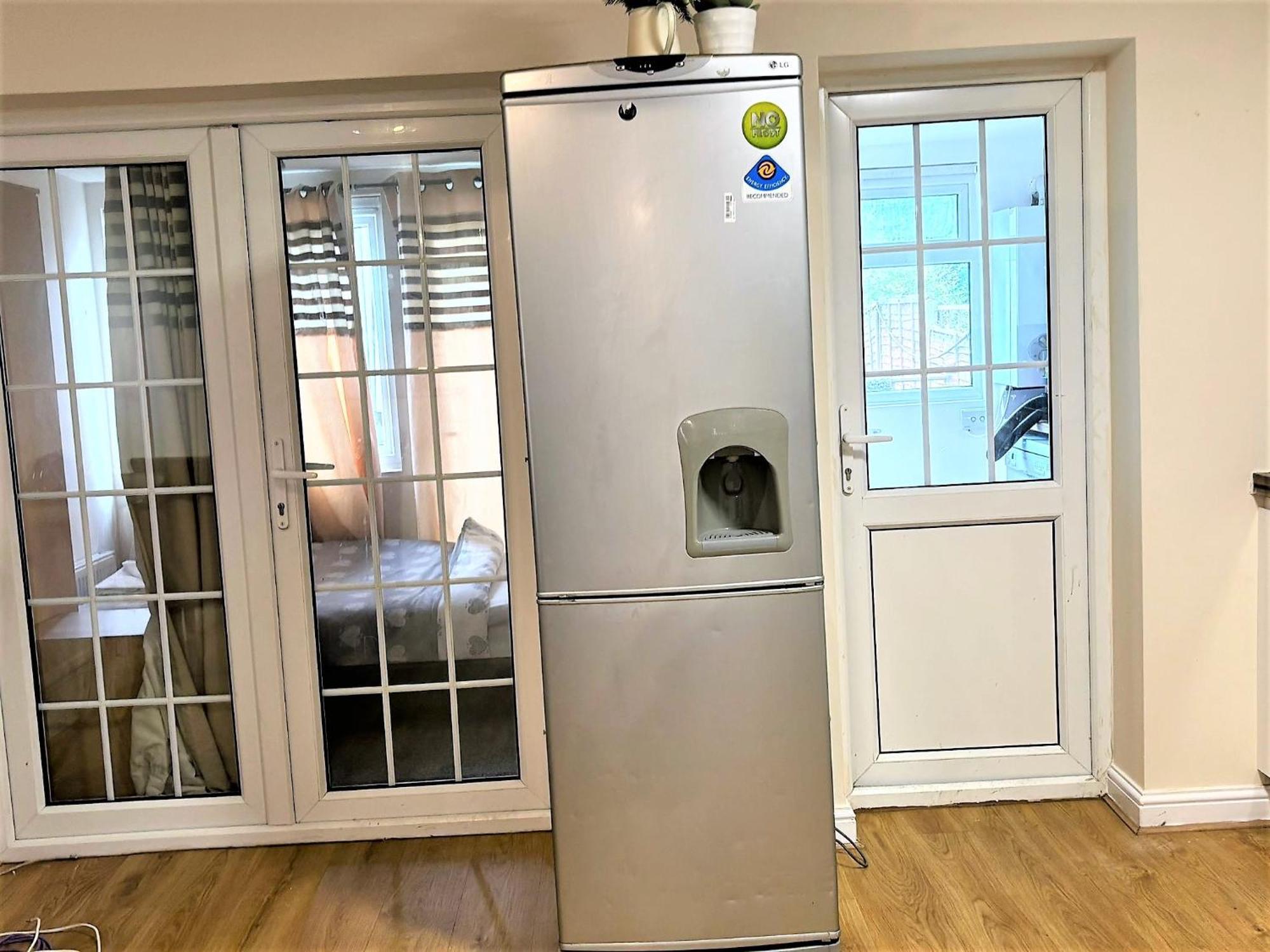 London Luxury 5 Bedroom House 2 Min Walk To The Tube Station Dagenham Extérieur photo